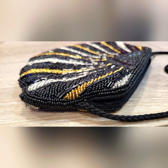 Gorgeous Black Vintage Shell Purse - Picture 5 of 14